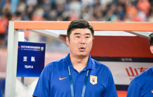 泰山冬训定调新赛季：韩鹏留任挂帅出征海口，苦守纠正盼重返巅峰