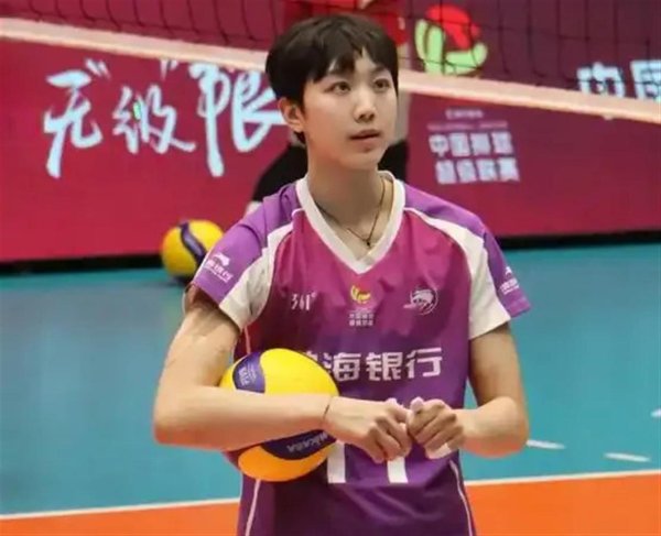 25岁主力策应倏得退役！天津女排黄金一代又少一东说念主，背后原因让东说念主心酸