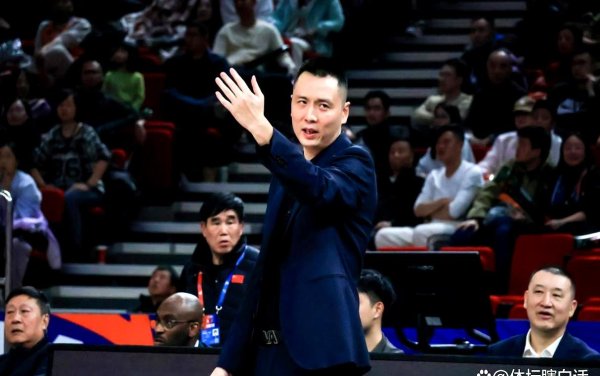 上海男篮39分大捷！新赛季首战班师，弗格首秀拿下10分，怀特塞德孝敬11分