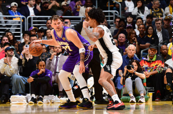 狂野西部！湖东谈主输马刺排行从第二跌到第四 掘金火箭分列二三位