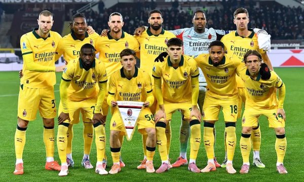 意甲三分制期间以来，米兰前14轮拿跳跃30分最终齐名次前三