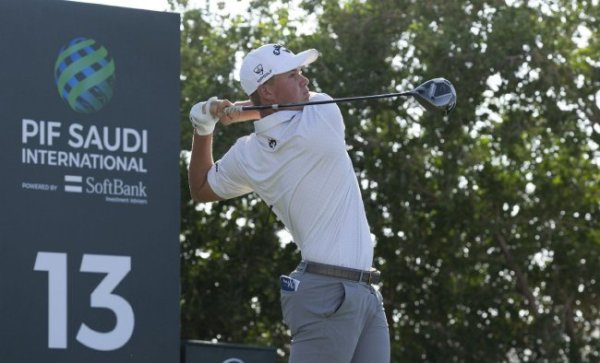 萨拉特领跑亚巡沙特海外赛次轮 白政恺郑蕴和T49