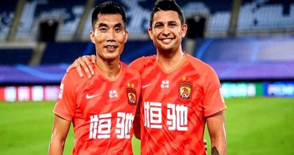 鲁能下赛季迎两名将，中超大牌或转头，球迷值得期待