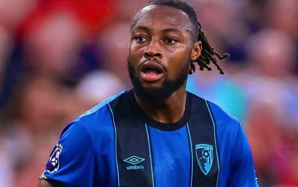 太空体育:曼联和曼城正全力图夺从伯恩茅斯签下塞门约