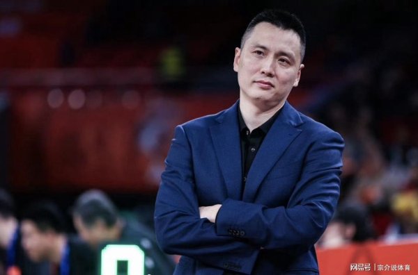 太离谱！上海队惨败，主考验甩锅给张镇麟和福格，辽篮球迷怒了