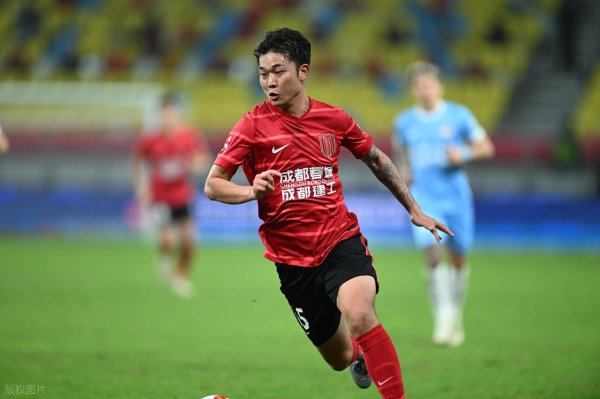 李金羽刚带队冲超，就给球队喊来别称国脚中枢，曾帮球队中超夺冠