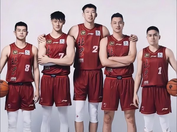 CCTV5直播，北京首钢PK深圳男篮，曾凡博首秀，许利民冲四连胜