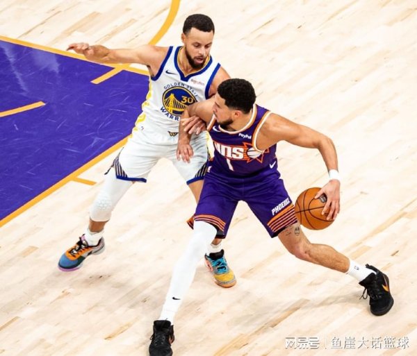 惜败！布克25+2湖东谈主弃将罚球绝杀，库里15+9狄龙恶犯，格林犯大错