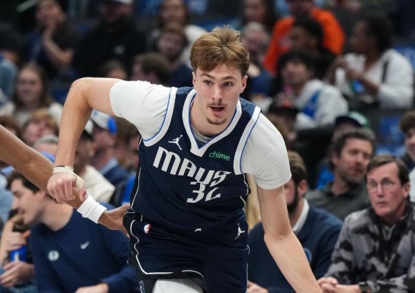 浓眉18中7弗拉格23+10+4，康宁汉姆准三双难救主，独行侠挑落活塞