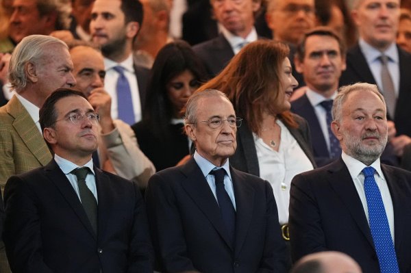 每体：老佛爷念念立即罢职阿隆索，但身边东谈主士劝服他不让其下课