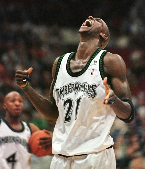 戈贝尔：加内特纪念对球队文化真理紧要 他本色里就有竞争求胜欲