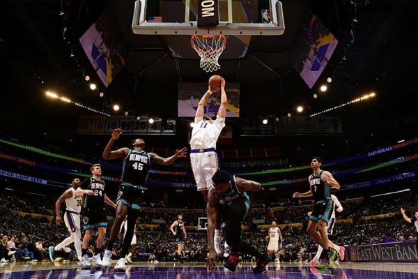 无言其妙！湖东说念主先发中锋的现象上去了，替补中锋的现象又下来了？