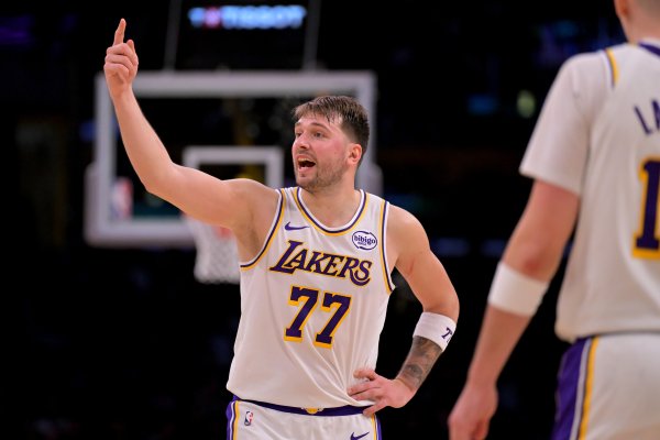 流畅三分锁胜局！东契奇20中10砍36分9板8助1帽 罚球13中12