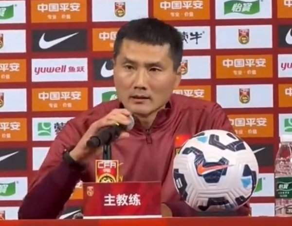 记者谈邵佳一：国足深陷低谷已久，依然多给点耐性吧