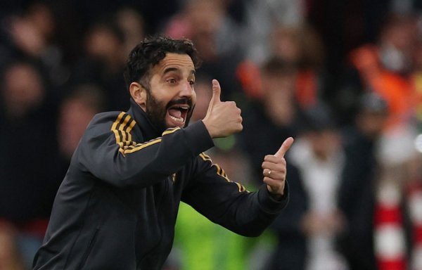 TA：战平狼队后曼联球迷奚望补强，但俱乐部预测冬窗不会有大当作